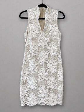 Classy white Vince Camuto dress. Fully lined. Fitted. Back zipper.